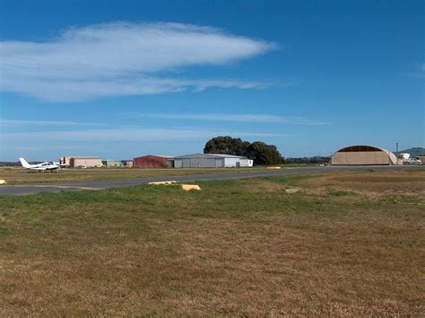 Leongatha Aerodrome .